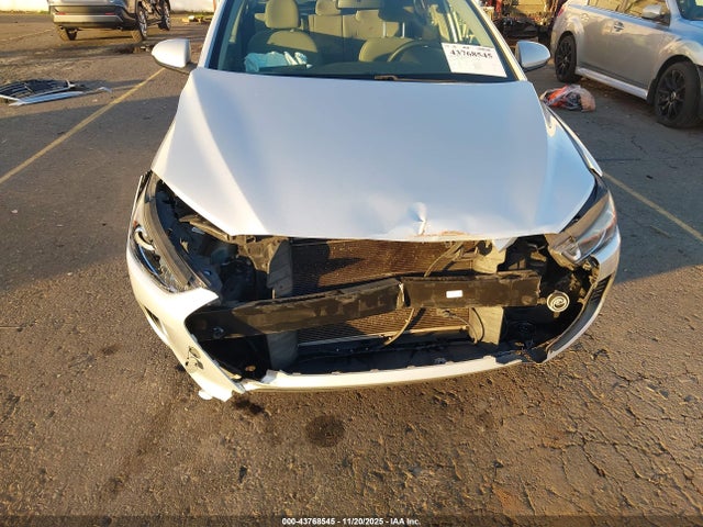 KMHD74LFXHU412737 Hyundai ELANTRA SE