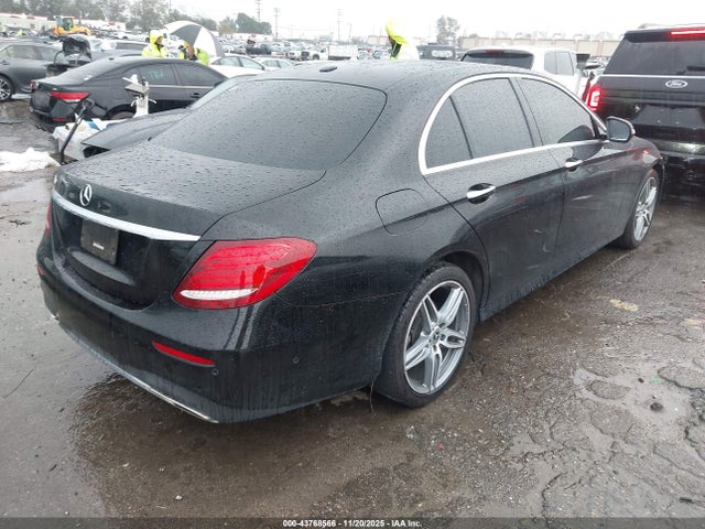 Mercedes-Benz E 300 2018 WDDZF4JB4JA488576 Image 4