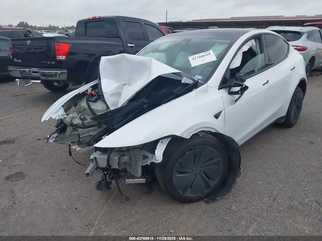 2026 TESLA MODEL Y 7SAYGDED6TA496803 Photo 1