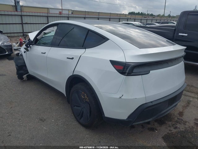 2026 TESLA MODEL Y 7SAYGDED6TA496803 Photo 2