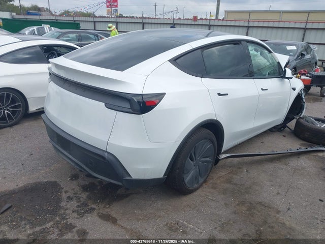 2026 TESLA MODEL Y 7SAYGDED6TA496803 Photo 3