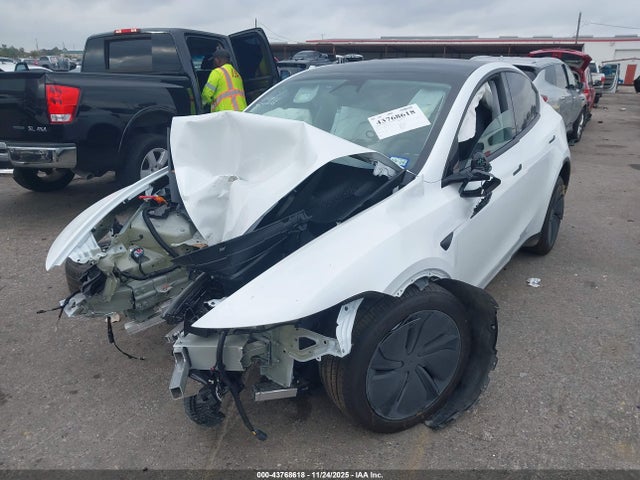2026 TESLA MODEL Y 7SAYGDED6TA496803 Photo 5
