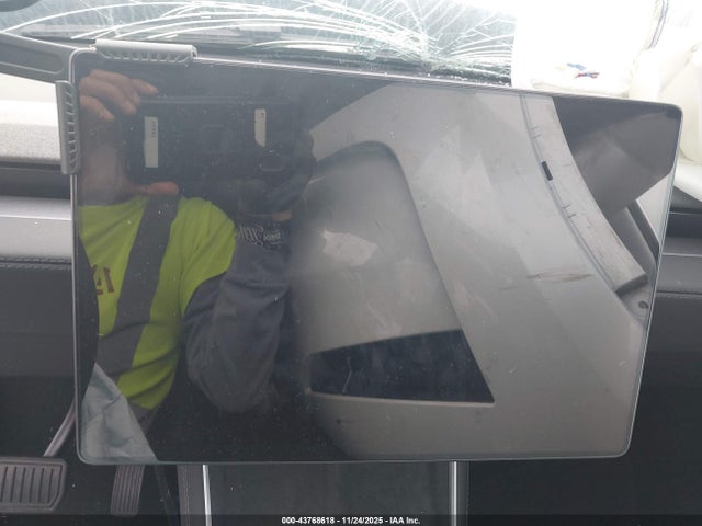 2026 TESLA MODEL Y 7SAYGDED6TA496803 Photo 6