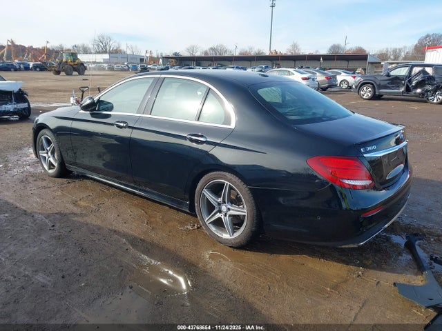 2017 MERCEDES-BENZ E 300 WDDZF4KB6HA014556 Photo 2