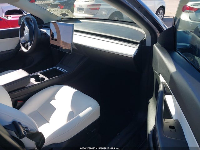 2022 TESLA MODEL Y 7SAYGDEE8NF311908 Photo 4
