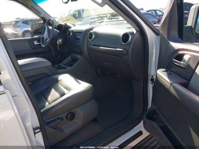 Продаж на аукціоні авто 2003 Ford Expedition Xlt, vin: 1FMPU16L73LB31645, номер лоту: 43768666