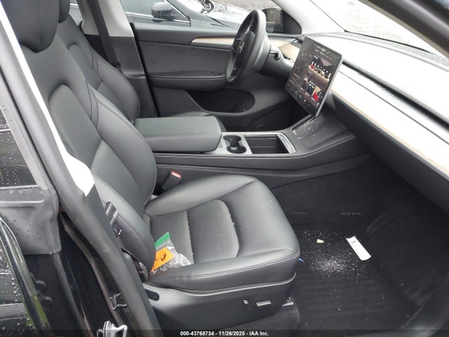2024 TESLA MODEL Y 7SAYGDEE4RA231024 Photo 4