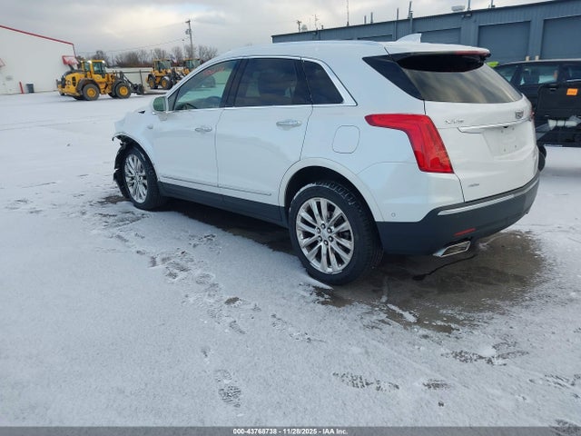2019 CADILLAC XT5 1GYKNFRS9KZ120065 Photo 2