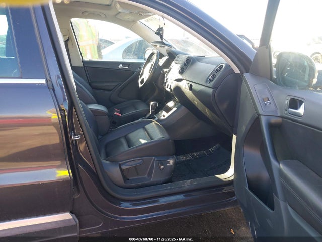 WVGAV7AX6GW527070 Volkswagen TIGUAN SE