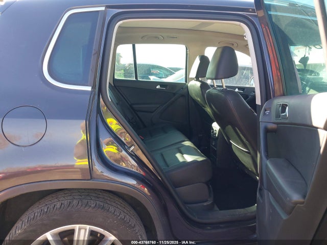 WVGAV7AX6GW527070 Volkswagen TIGUAN SE