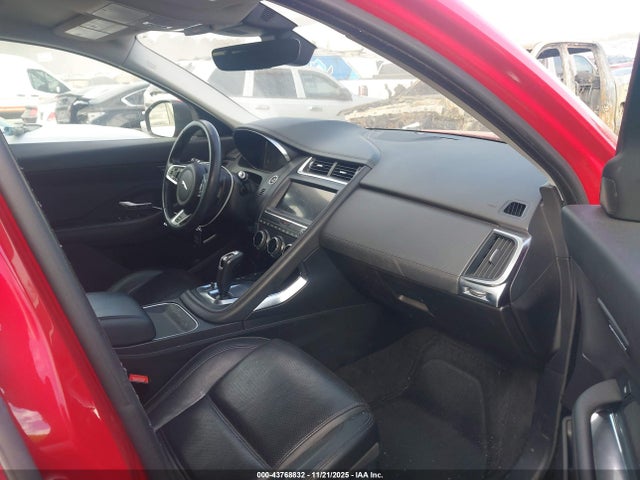 2019 JAGUAR E-PACE SADFP2FX1K1Z40928 Photo 4