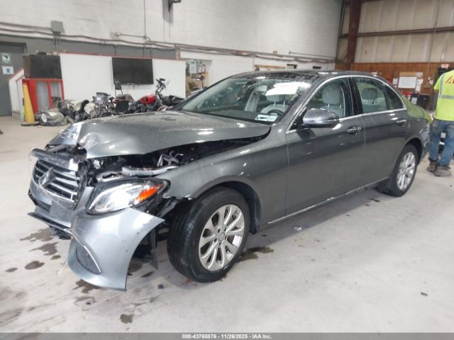 2017 MERCEDES-BENZ E 300 WDDZF4KB0HA134594 Photo 1