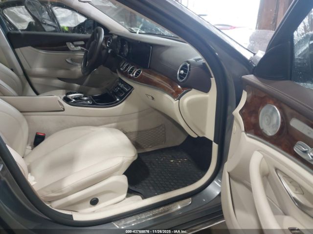 2017 MERCEDES-BENZ E 300 WDDZF4KB0HA134594 Photo 4