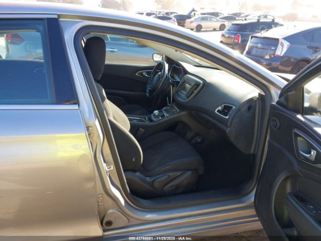 2015 CHRYSLER 200 1C3CCCAB7FN660252 Photo 4