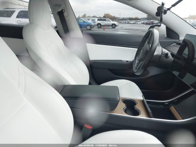 2018 TESLA MODEL 3 5YJ3E1EB4JF081666 Photo 4