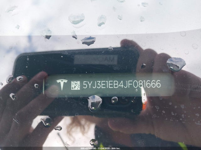 2018 TESLA MODEL 3 5YJ3E1EB4JF081666 Photo 8