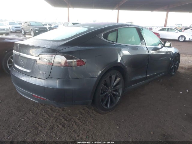2015 TESLA MODEL S 5YJSA1E2XFF116080 Photo 3