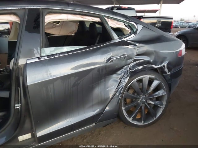 2015 TESLA MODEL S 5YJSA1E2XFF116080 Photo 5