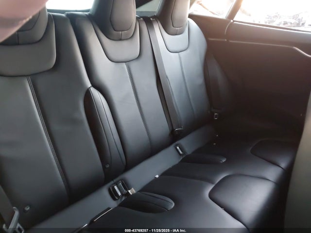 2015 TESLA MODEL S 5YJSA1E2XFF116080 Photo 7