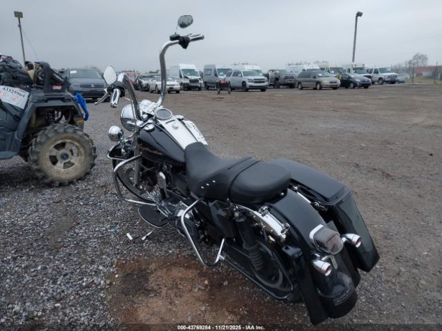 2010 HARLEY-DAVIDSON FLHR 1HD1FB412AB656755 Photo 2