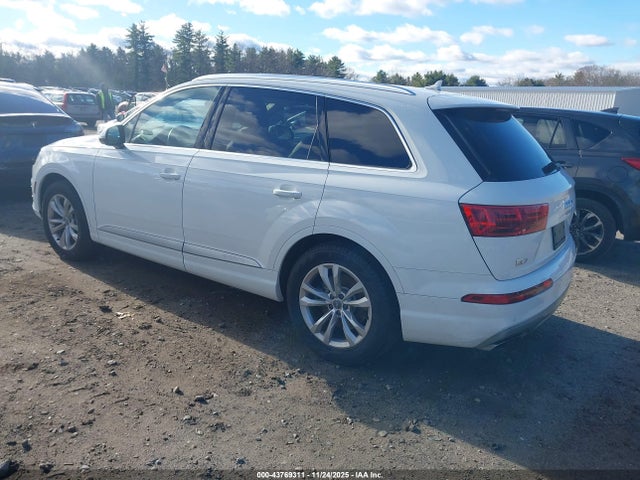 2017 AUDI Q7 WA1LAAF73HD018088 Photo 2