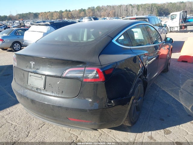 2019 TESLA MODEL 3 5YJ3E1EA6KF323947 Photo 3