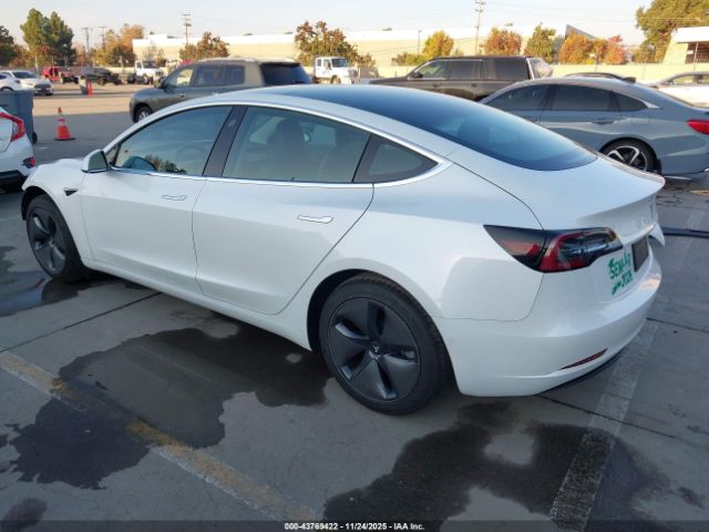 2019 TESLA MODEL 3 5YJ3E1EA8KF401614 Photo 2