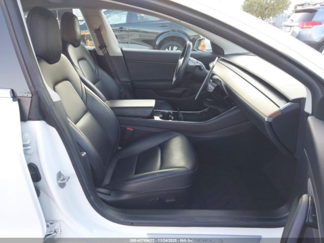 2019 TESLA MODEL 3 5YJ3E1EA8KF401614 Photo 4