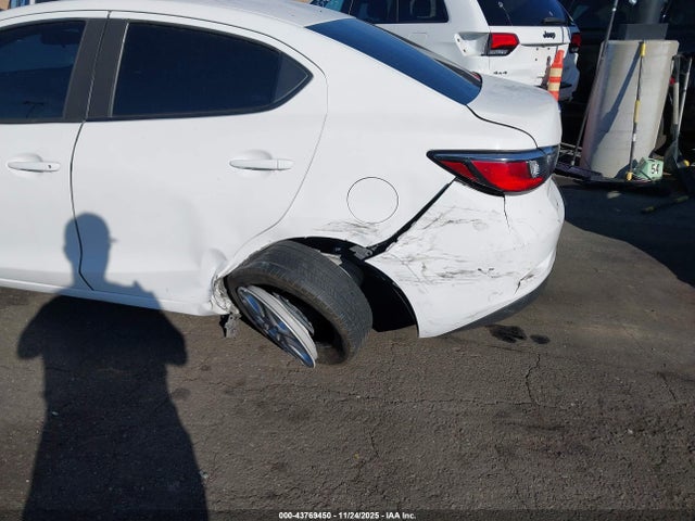 3MYDLBYV1HY157219 Toyota YARIS IA