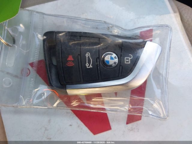 2021 BMW X1 WBXJG7C05M5S36403 Photo 10