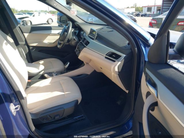 2021 BMW X1 WBXJG7C05M5S36403 Photo 4