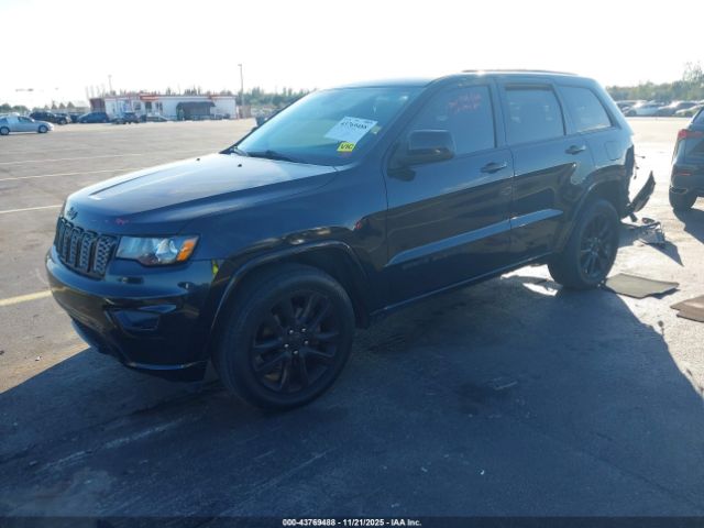2017 JEEP GRAND CHEROKEE 1C4RJEAG7HC888205 Photo 1