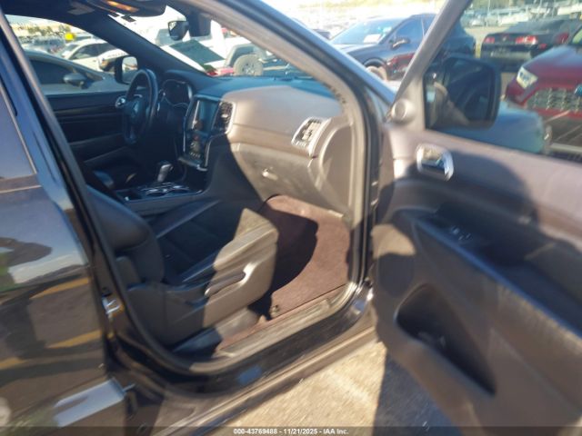 2017 JEEP GRAND CHEROKEE 1C4RJEAG7HC888205 Photo 4