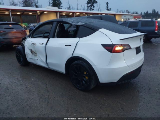 2022 TESLA MODEL Y 7SAYGAEE4NF337341 Photo 2