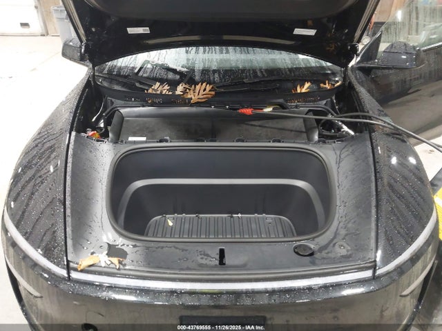 2026 TESLA MODEL Y 7SAYGDEE8TA412795 Photo 9