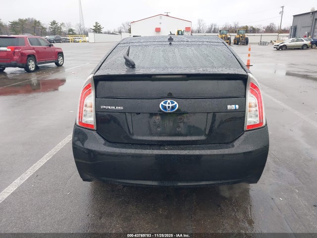 Toyota Prius Three 2015 JTDKN3DU6F0405555 Image 16