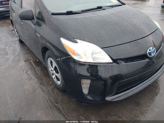 Toyota Prius Three 2015 JTDKN3DU6F0405555 Image 17