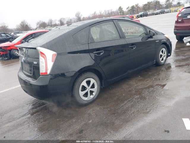 Toyota Prius Three 2015 JTDKN3DU6F0405555 Image 4