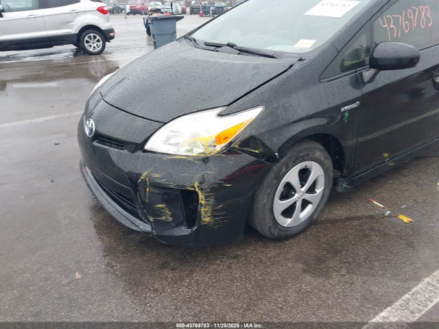 Toyota Prius Three 2015 JTDKN3DU6F0405555 Image 6