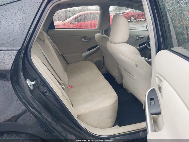 Toyota Prius Three 2015 JTDKN3DU6F0405555 Image 8