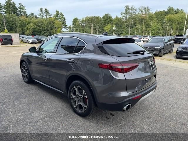 2018 ALFA ROMEO STELVIO ZASFAKAN0J7B81047 Photo 2