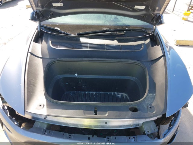 2026 TESLA MODEL Y 7SAYGDEE8TA401988 Photo 9