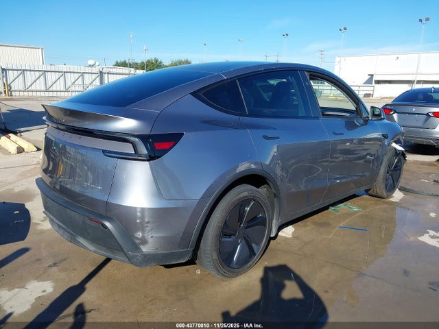 2026 TESLA MODEL Y 7SAYGDEE8TA401988 Photo 3
