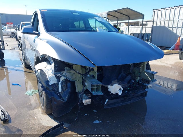 2026 TESLA MODEL Y 7SAYGDEE8TA401988 Photo 5