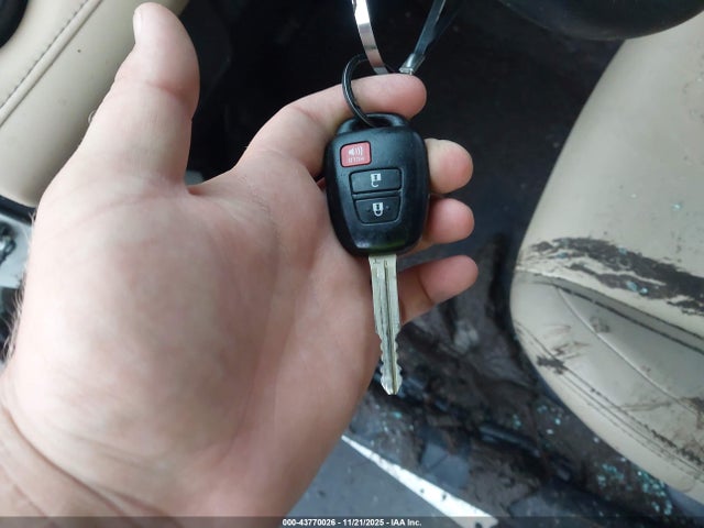 2014 Toyota Rav4 Xle მანქანა იყიდება აუქციონზე, vin: 2T3WFREVXEW122501, აუქციონის ნომერი: 43770026