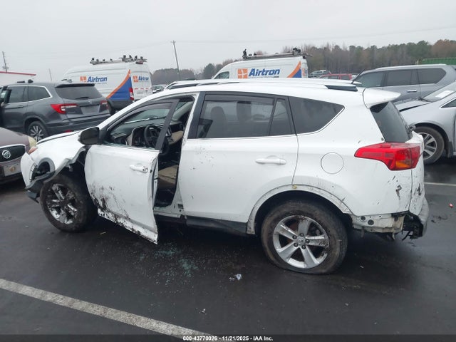 2014 Toyota Rav4 Xle მანქანა იყიდება აუქციონზე, vin: 2T3WFREVXEW122501, აუქციონის ნომერი: 43770026