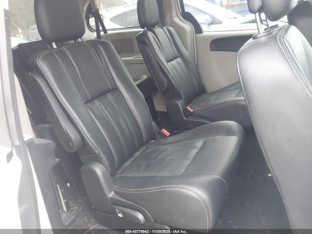 43770042 :رقم المزاد ، 2C4RC1BG5GR289309 vin ، 2016 Chrysler Town & Country Touring مزاد بيع