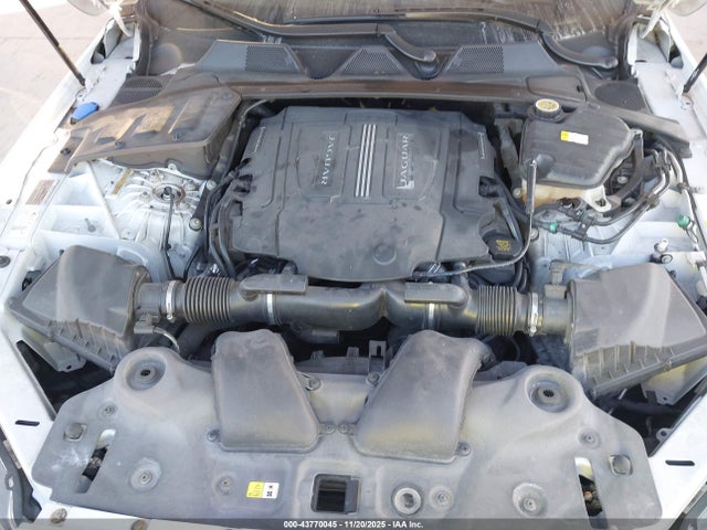 2016 JAGUAR XJ SAJWA2G79G8V92680 Photo 9