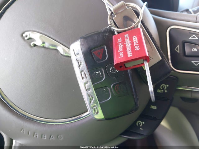 2016 JAGUAR XJ SAJWA2G79G8V92680 Photo 10