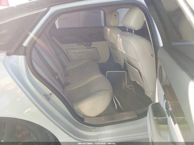 2016 JAGUAR XJ SAJWA2G79G8V92680 Photo 7